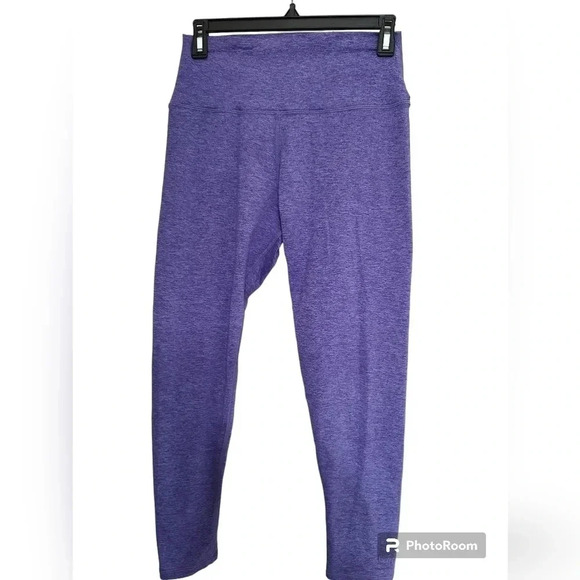 BARRE3 X BEYOND YOGA STUDIO CROPPED TANK and high waisted leggings set - Picture 4 of 5